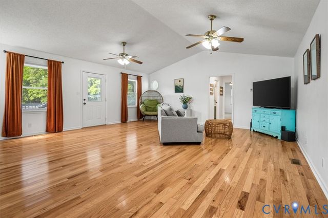 11323 Uhrich Ln, North Prince George, VA 23860