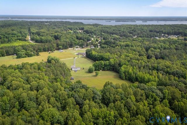 11323 Uhrich Ln, North Prince George, VA 23860