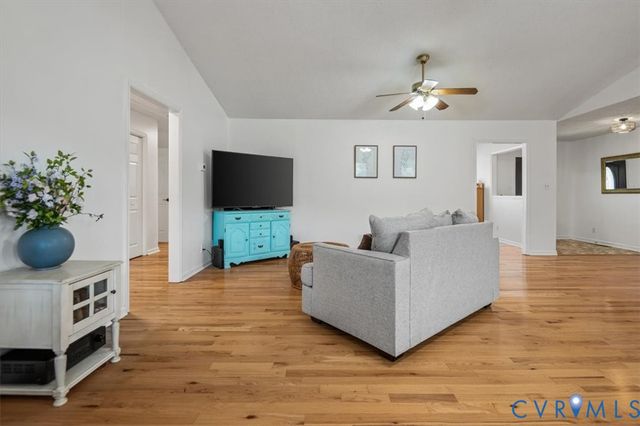 11323 Uhrich Ln, North Prince George, VA 23860