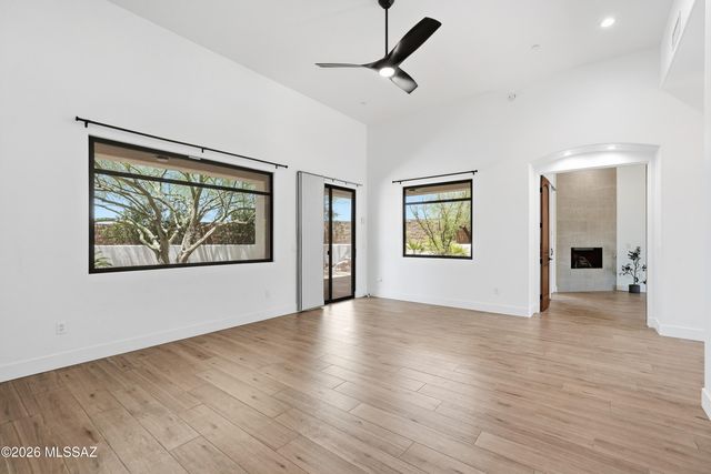 109 E Loch Lomond Place, Oro Valley, AZ 85737