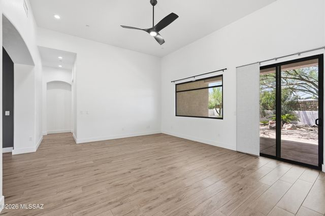 109 E Loch Lomond Place, Oro Valley, AZ 85737