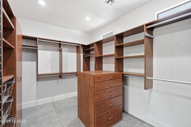 109 E Loch Lomond Place, Oro Valley, AZ 85737