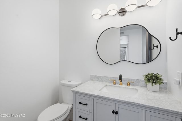 109 E Loch Lomond Place, Oro Valley, AZ 85737