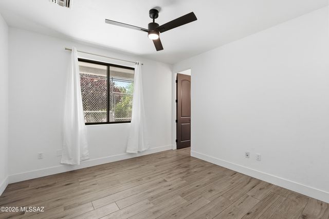 109 E Loch Lomond Place, Oro Valley, AZ 85737