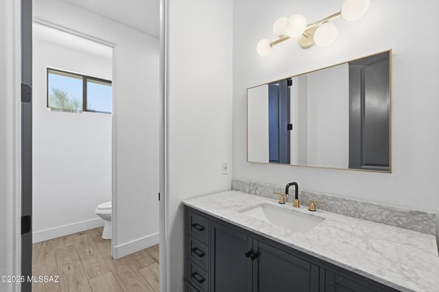 109 E Loch Lomond Place, Oro Valley, AZ 85737