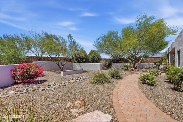 109 E Loch Lomond Place, Oro Valley, AZ 85737