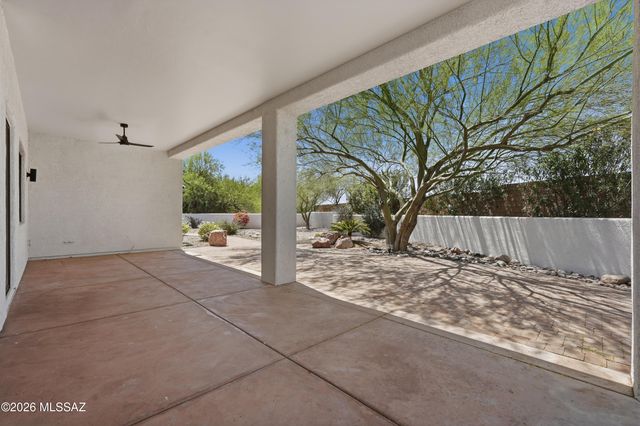 109 E Loch Lomond Place, Oro Valley, AZ 85737