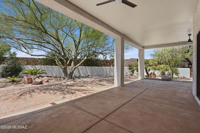 109 E Loch Lomond Place, Oro Valley, AZ 85737