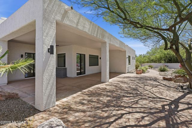 109 E Loch Lomond Place, Oro Valley, AZ 85737