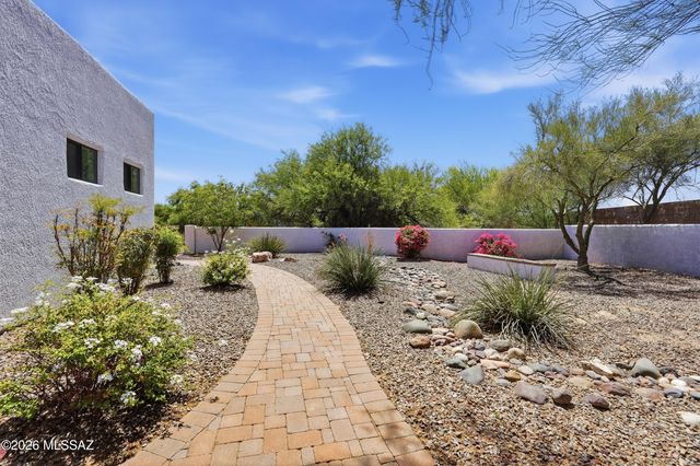 109 E Loch Lomond Place, Oro Valley, AZ 85737