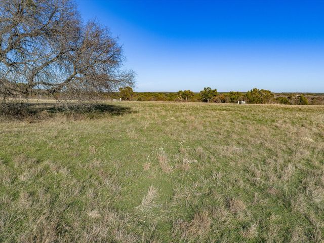 8524 Crichton Court, Cleburne, TX 76033
