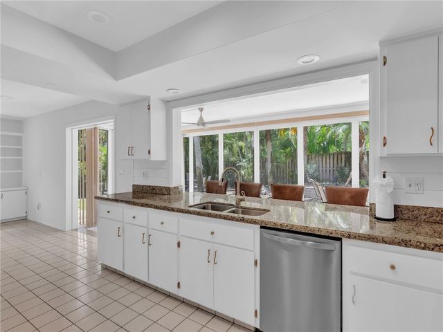 1425 Treasure Cove Lane, Vero Beach, FL 32963