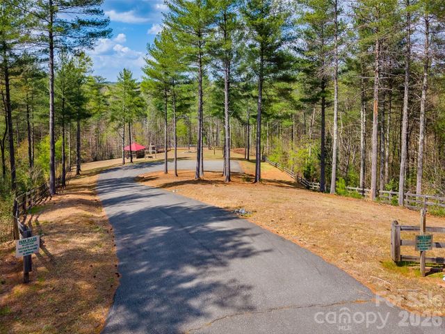 3175 Peninsula Pointe Drive NW, Valdese, NC 28690