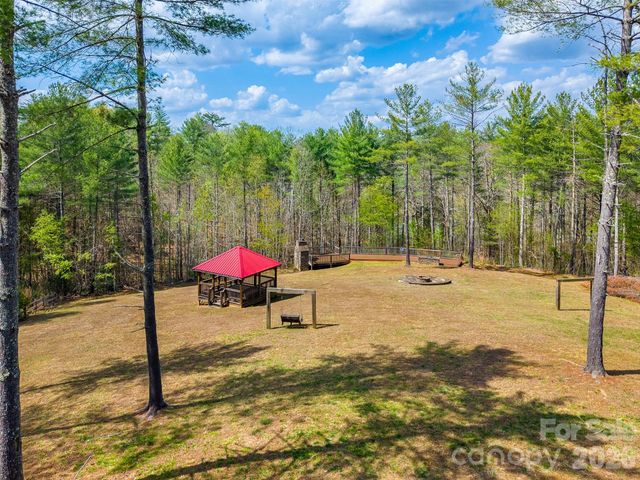 3175 Peninsula Pointe Drive NW, Valdese, NC 28690