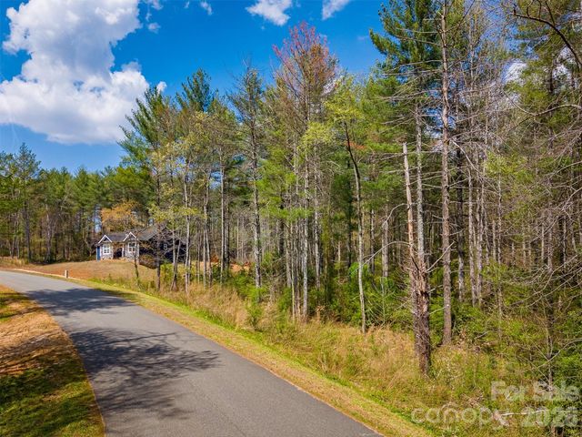 3175 Peninsula Pointe Drive NW, Valdese, NC 28690
