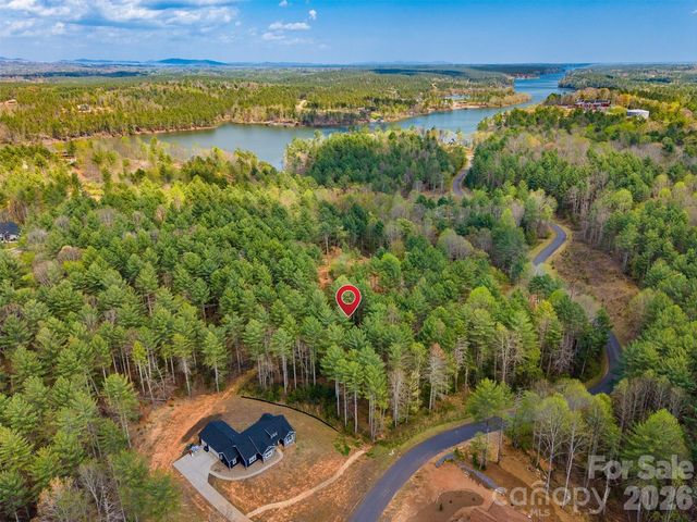 3175 Peninsula Pointe Drive NW, Valdese, NC 28690