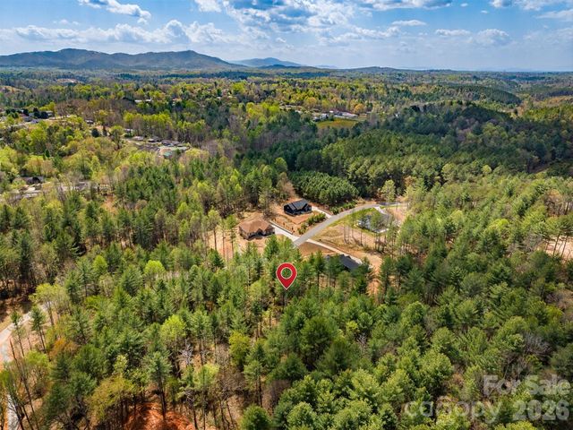 3175 Peninsula Pointe Drive NW, Valdese, NC 28690