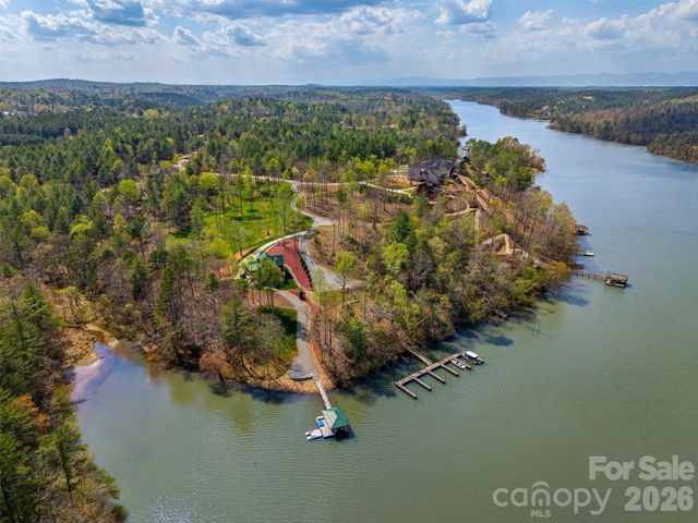 3175 Peninsula Pointe Drive NW, Valdese, NC 28690