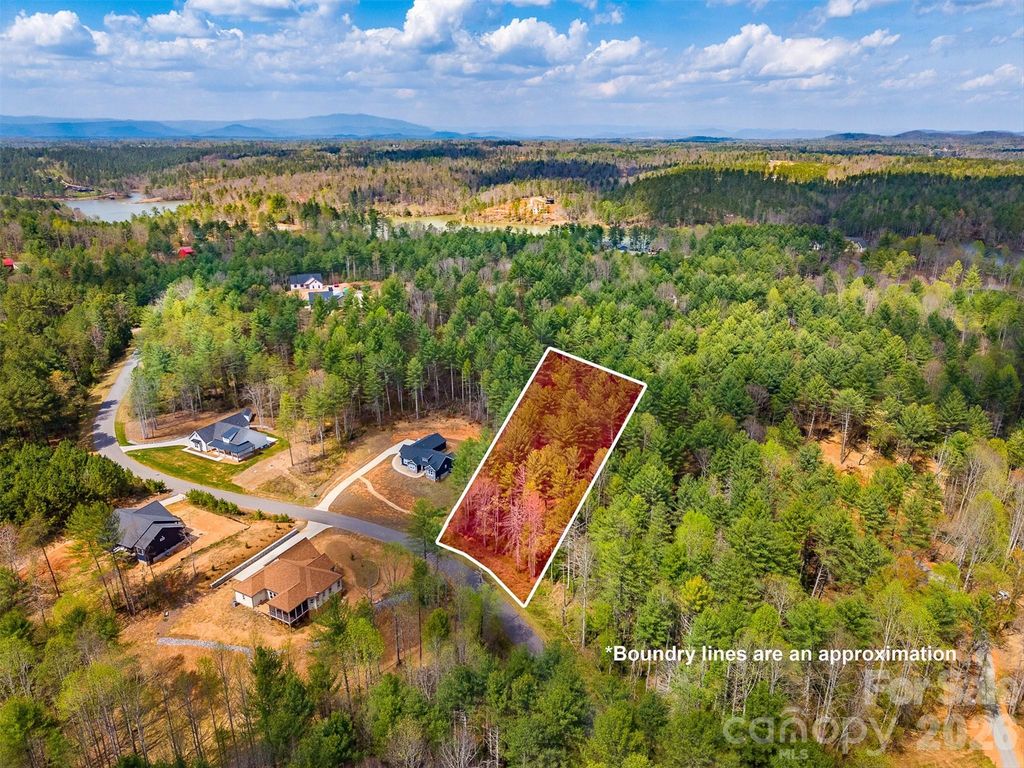 3175 Peninsula Pointe Drive NW, Valdese, NC 28690