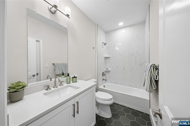 21 Muirfield Lane, River Vale, NJ 07675
