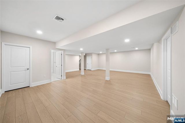21 Muirfield Lane, River Vale, NJ 07675