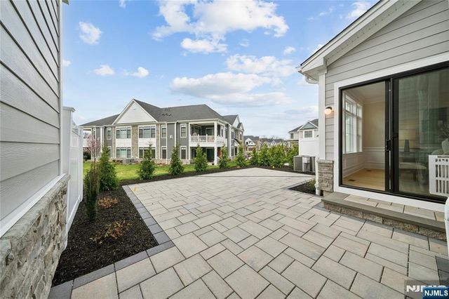 21 Muirfield Lane, River Vale, NJ 07675