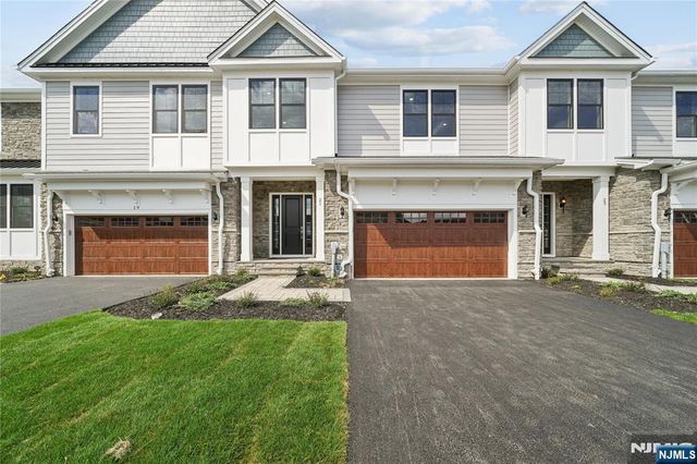 21 Muirfield Lane, River Vale, NJ 07675