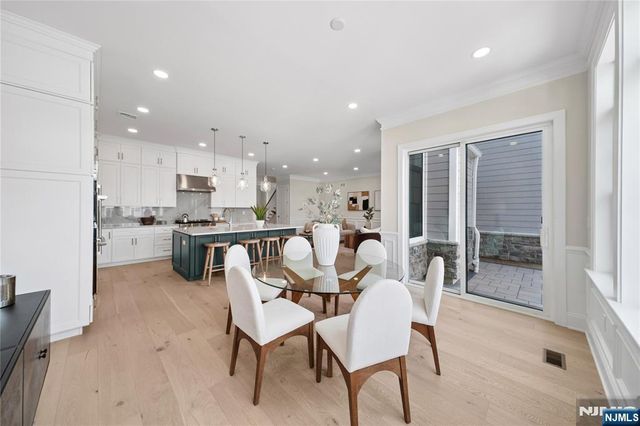 21 Muirfield Lane, River Vale, NJ 07675