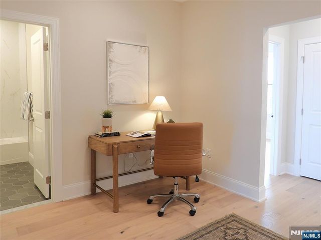21 Muirfield Lane, River Vale, NJ 07675