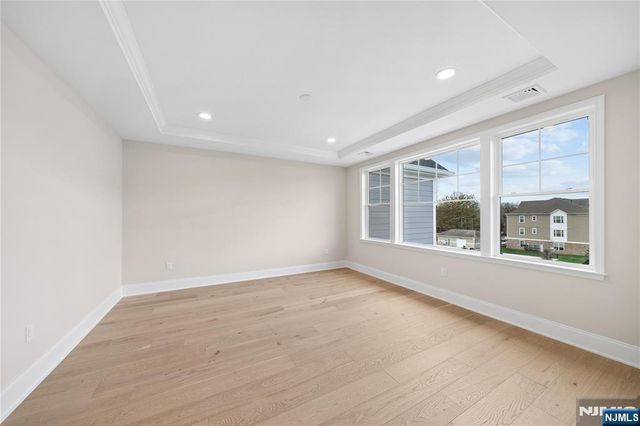 21 Muirfield Lane, River Vale, NJ 07675