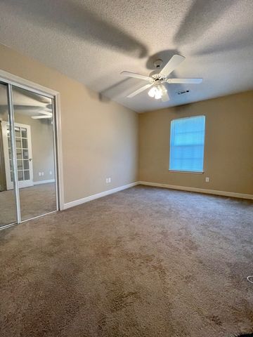 1456 N Timberline Drive, Fayetteville, AR 72704
