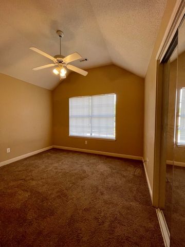 1456 N Timberline Drive, Fayetteville, AR 72704