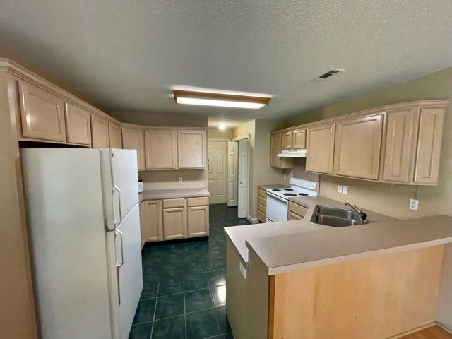 1456 N Timberline Drive, Fayetteville, AR 72704