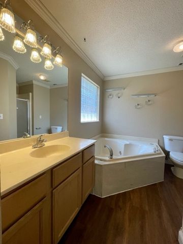 1456 N Timberline Drive, Fayetteville, AR 72704