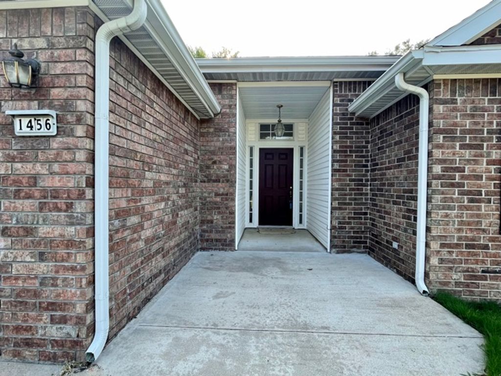 1456 N Timberline Drive, Fayetteville, AR 72704
