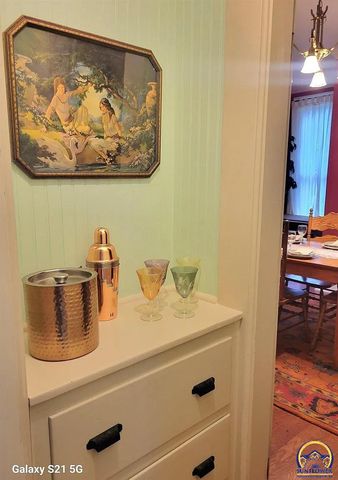 131 SW Clay ST, Topeka, KS 66606