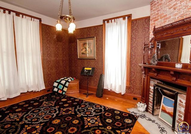 131 SW Clay ST, Topeka, KS 66606