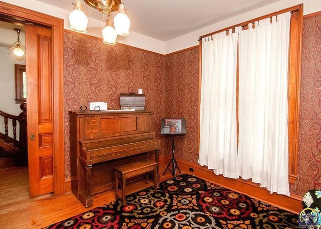 131 SW Clay ST, Topeka, KS 66606