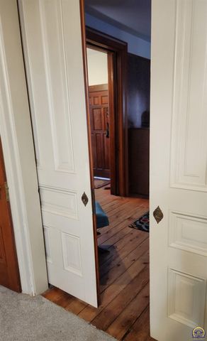 131 SW Clay ST, Topeka, KS 66606