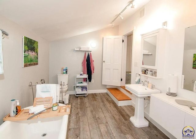 131 SW Clay ST, Topeka, KS 66606