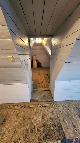 131 SW Clay ST, Topeka, KS 66606