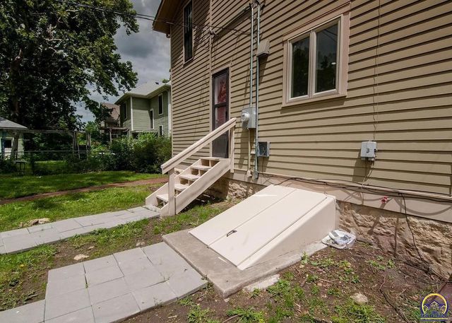 131 SW Clay ST, Topeka, KS 66606