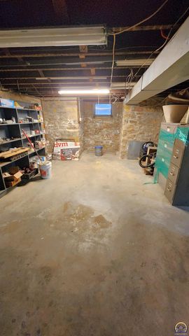 131 SW Clay ST, Topeka, KS 66606