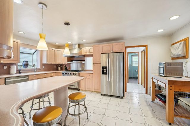 151 ARLINGTON BLVD, North Arlington, NJ 07031