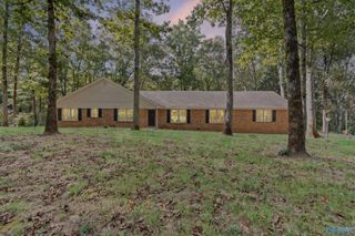 4409 Autumn Leaves Trail SE, Decatur, AL 35603