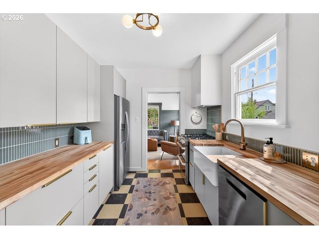 1205 Se MARION St, Portland, OR 97202