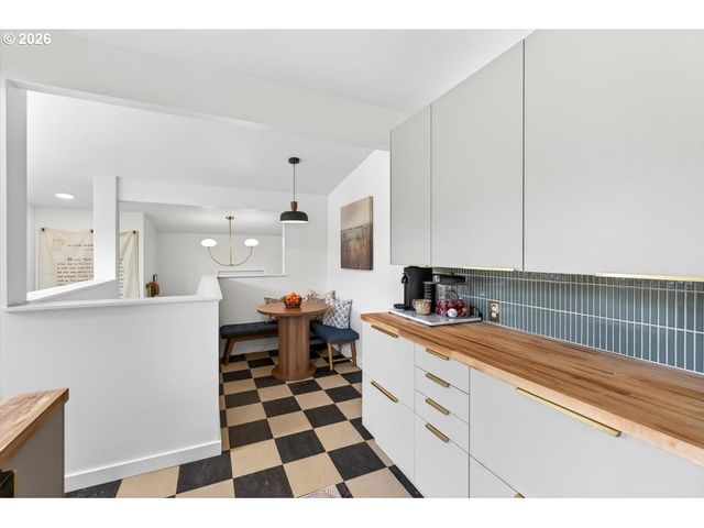 1205 Se MARION St, Portland, OR 97202