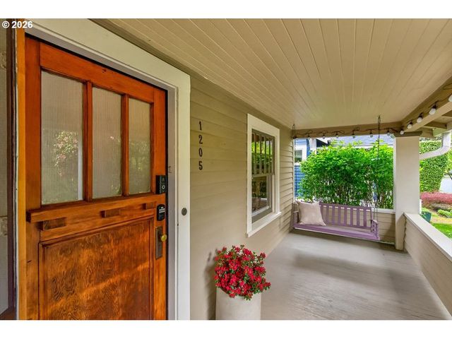 1205 Se MARION St, Portland, OR 97202