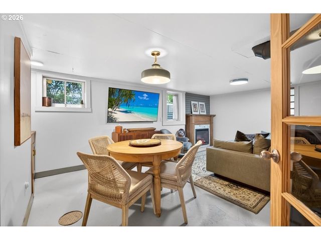 1205 Se MARION St, Portland, OR 97202