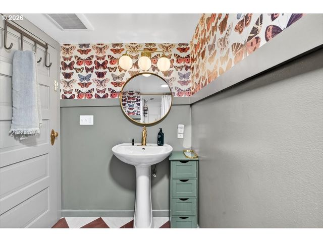 1205 Se MARION St, Portland, OR 97202